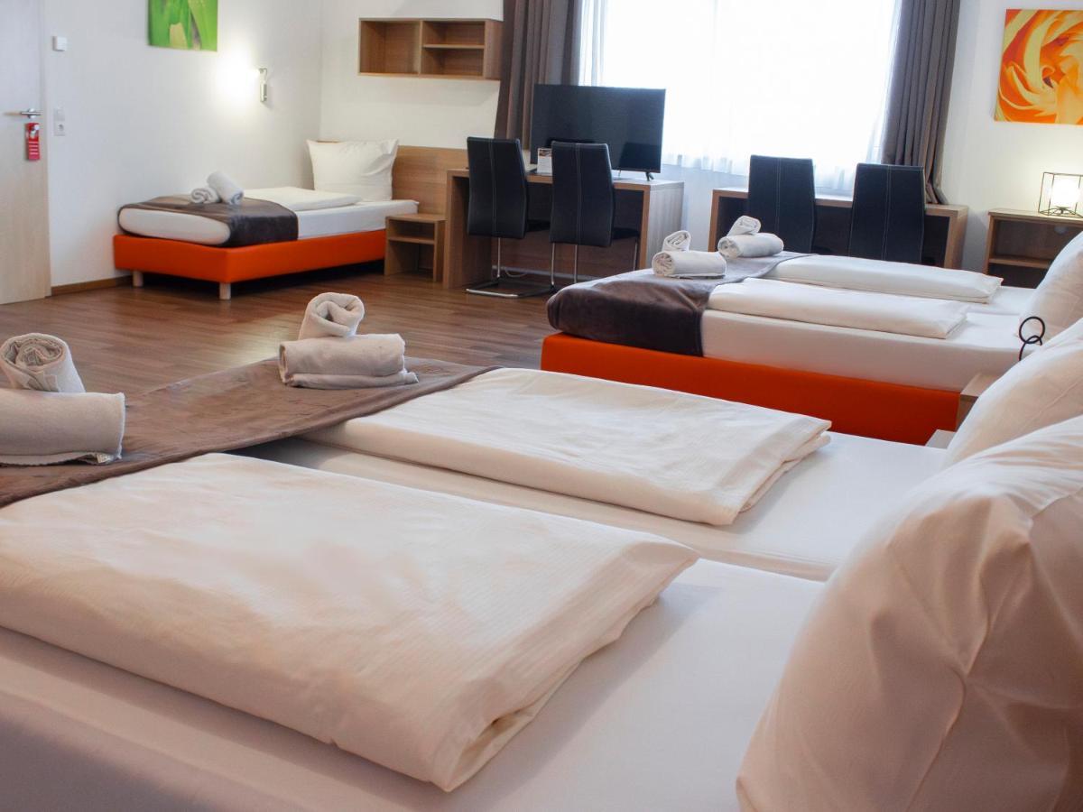 Orange Hotel Und Apartments Neu-Ulm Exteriör bild