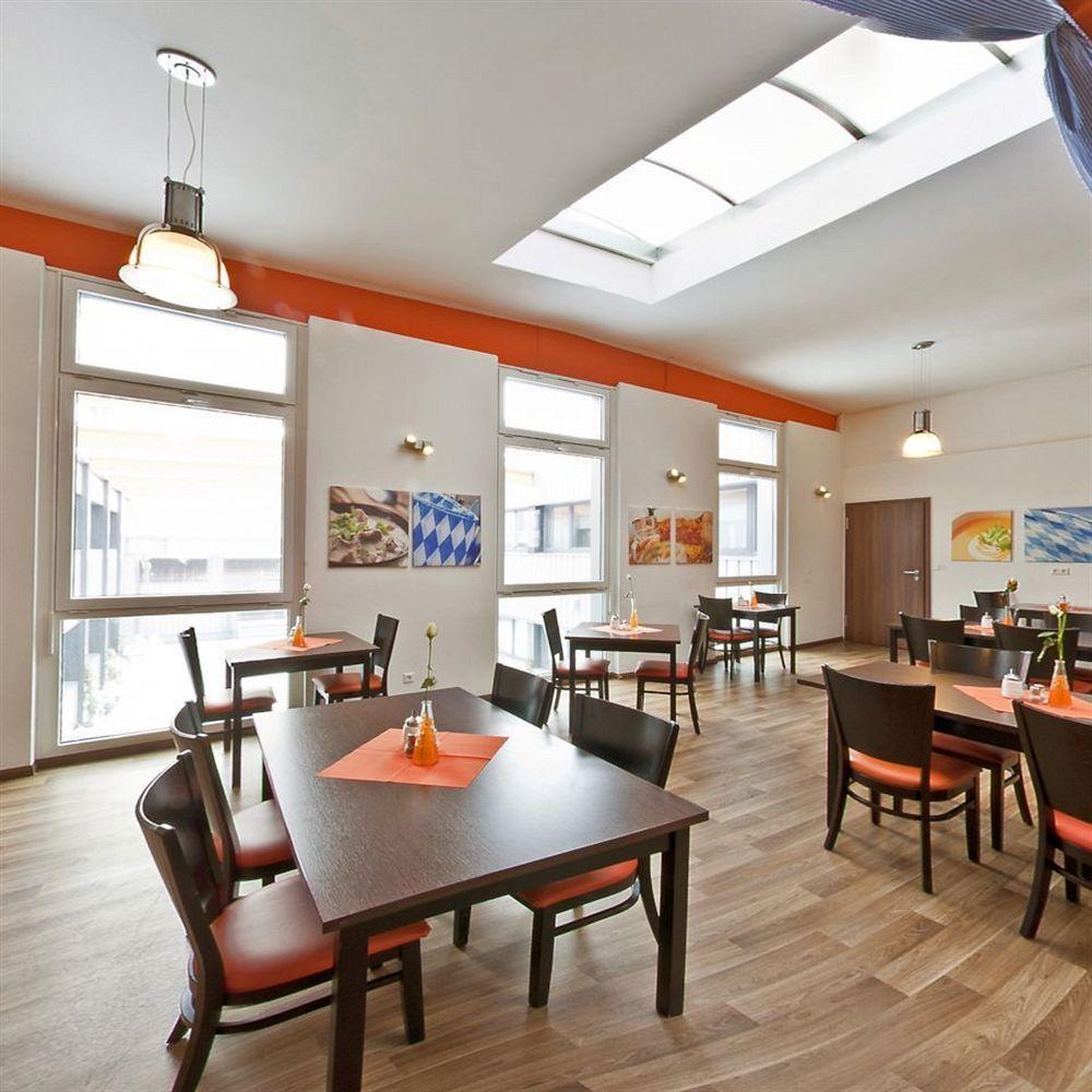 Orange Hotel Und Apartments Neu-Ulm Exteriör bild