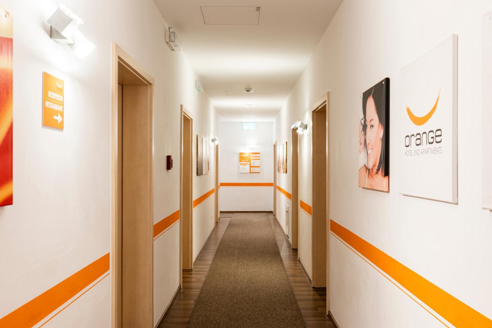 Orange Hotel Und Apartments Neu-Ulm Exteriör bild