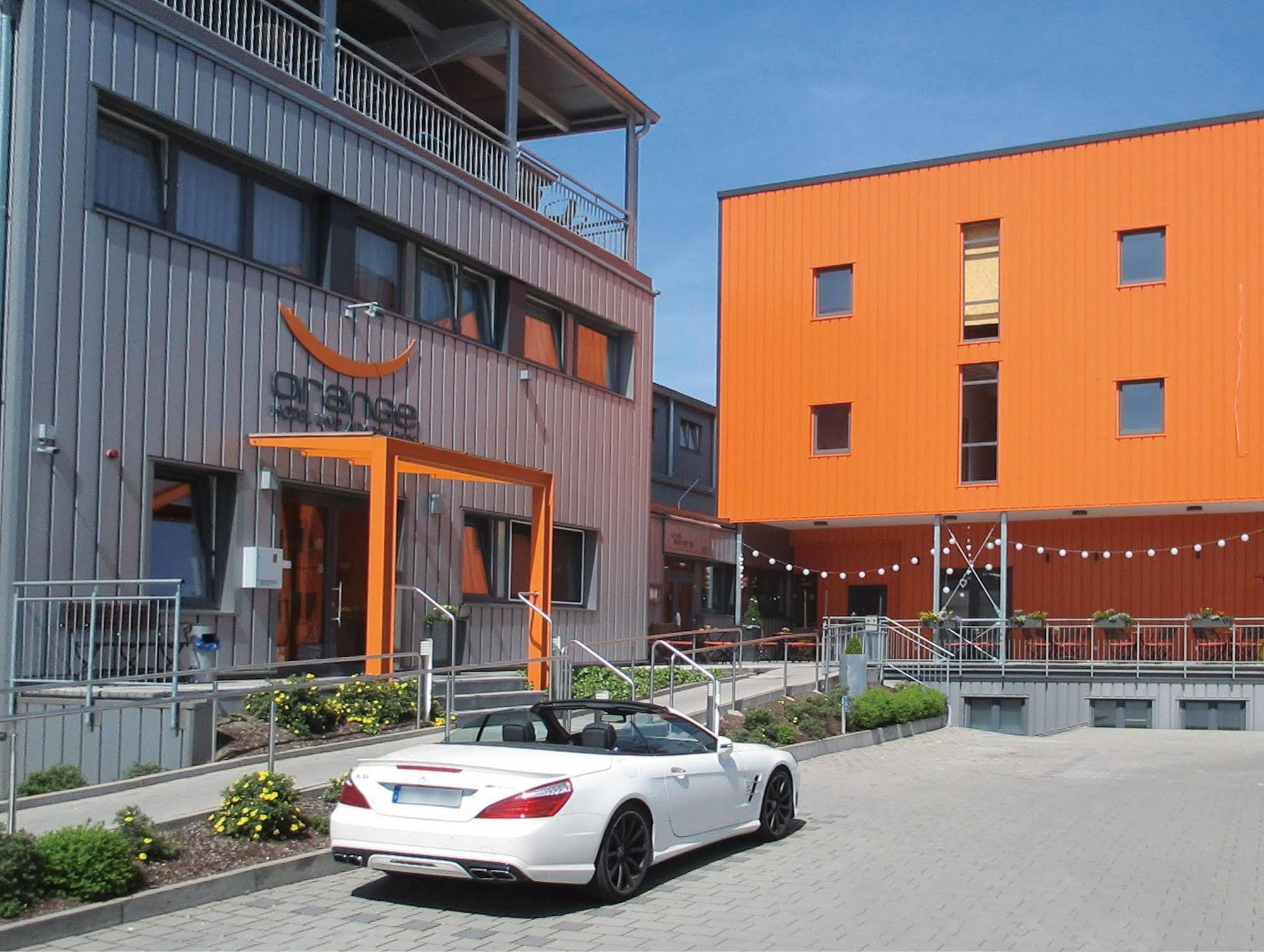 Orange Hotel Und Apartments Neu-Ulm Exteriör bild